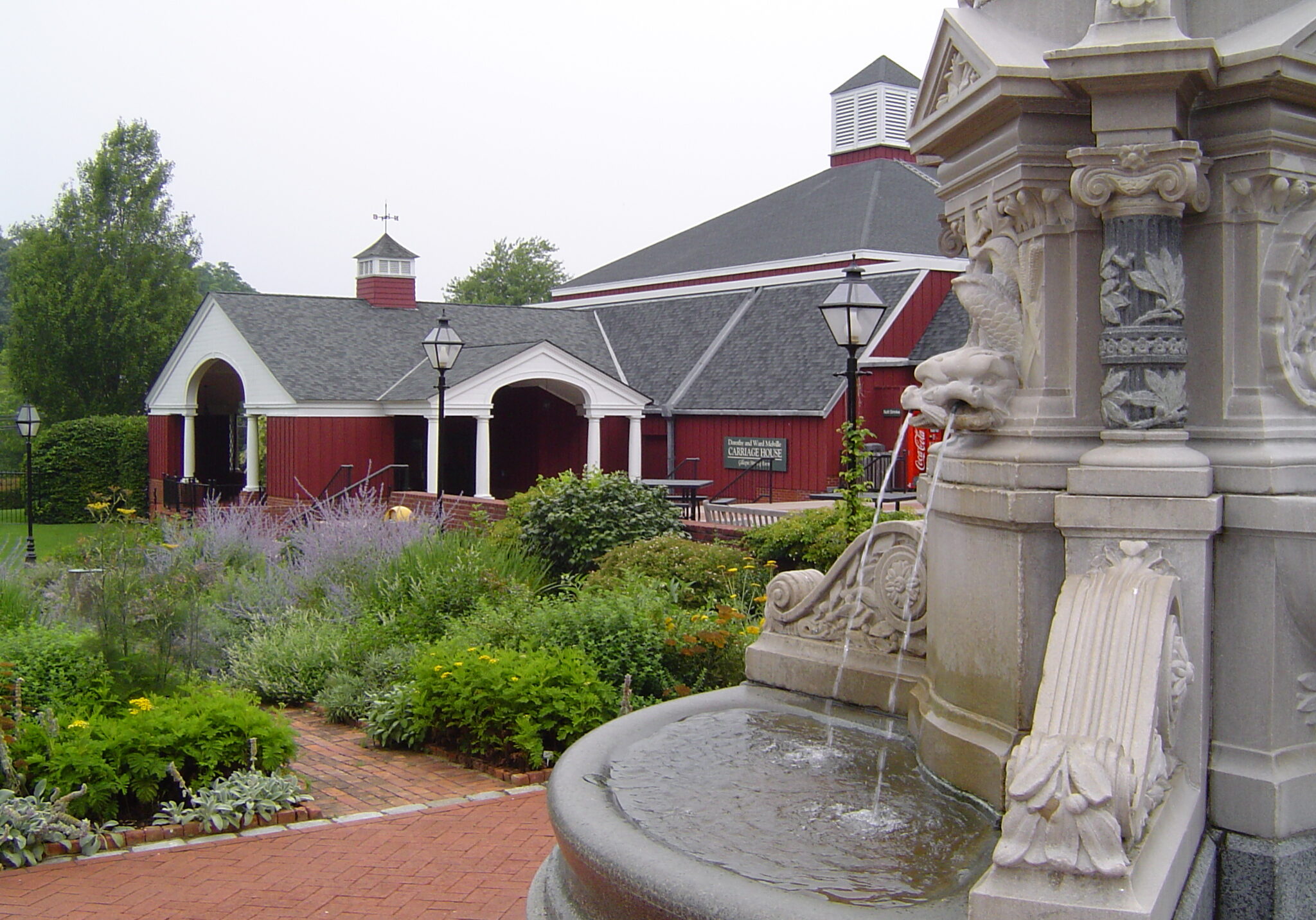 Long Island Museum of American Art, History, and Carriages exterior